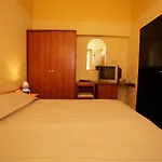 Tribunia Szálloda