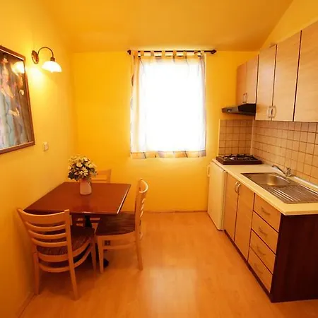 Hotel Tribunia 3*