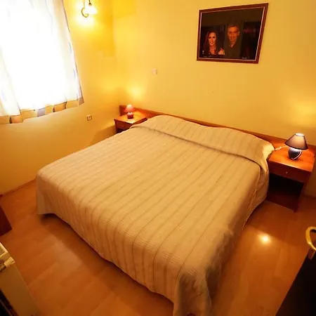 Hotel Tribunia 3*