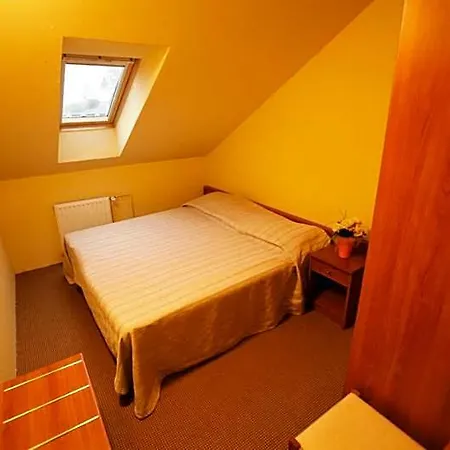 Hotel Tribunia 3*
