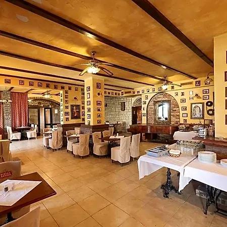 Hotel Tribunia Tribalj